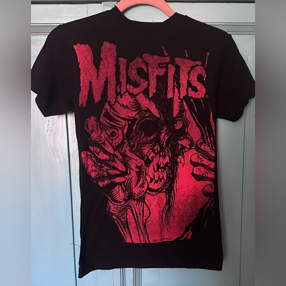 Misfits Band TShirt Black and Red Short Sleeve Tee with Skull Design